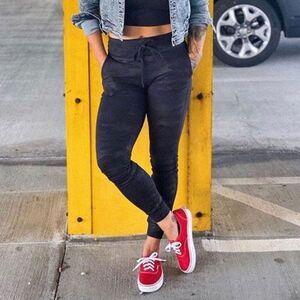 Celestial Bodiez NWT Power Joggers in Black Camo Size Small